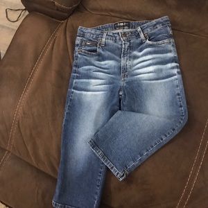 Lei Capri youth size 7